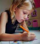ребенок рисует, к конкурсу на сайте о нумерологии