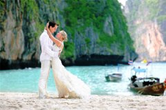 свадьба, влюбленные на берегу